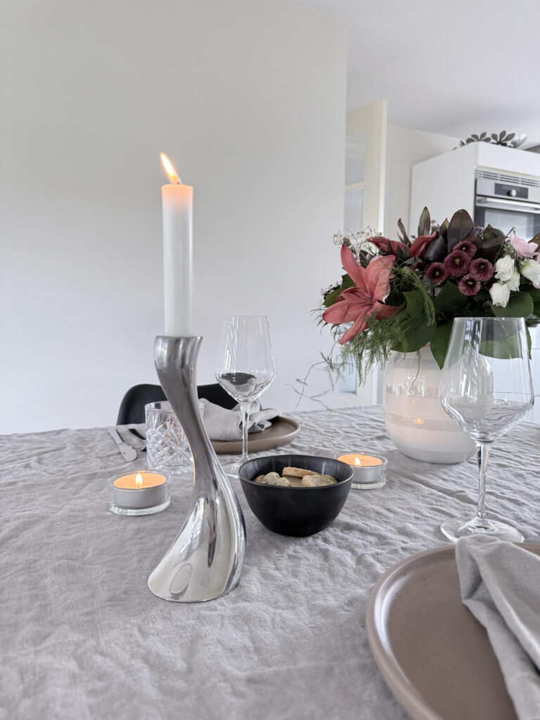 Light Candles-dining table seting